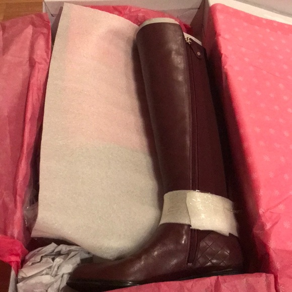 Isaac Mizrahi Over th Knee Leather & Stretch Boots - Picture 4 of 7